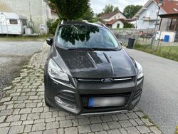Grau Gebraucht 2015 Ford Kuga SUV | 8.500 € (Teuer)