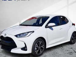 Weiß Neu 2025 Toyota Yaris Hybrid Limousine | 22.290 €