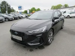 Schwarz Gebraucht 2024 Ford Focus ST-Line Kombi | 23.999 € (Superpreis)