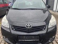 Schwarz Gebraucht 2012 Toyota Verso Travel Van / Kleinbus | 4.390 € (Fairer Preis)