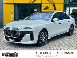 Weiß Gebraucht 2024 BMW 740 M Sport Limousine | 86.380 € (Superpreis)