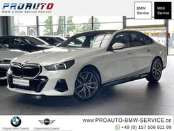 Mineralweiss Gebraucht 2024 BMW 520 M Sport Limousine | 59.990 € (Fairer Preis)
