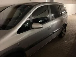 Silber Gebraucht 2003 Opel Zafira Van / Kleinbus | 2.200 € (Etwas zu teuer)
