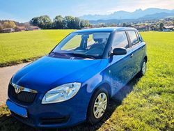 Blau Gebraucht 2009 Skoda Fabia Kleinwagen | 1.800 € (Guter Preis)