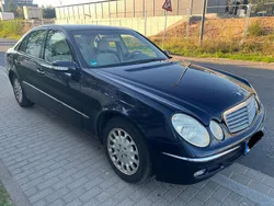 Blau Gebraucht 2003 Mercedes E240 Limousine | 4.400 € (Guter Preis)