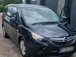 Schwarz Gebraucht 2016 Opel Zafira Tourer Van / Kleinbus | 7.500 € (Fairer Preis)