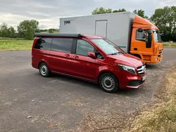 Rot Gebraucht 2019 Mercedes V220 Marco Polo Van / Kleinbus | 52.000 €