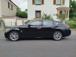 Schwarz Gebraucht 2012 Infiniti M35h Limousine | 8.950 €