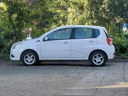 Weiß Gebraucht 2009 Chevrolet Aveo Limousine | 2.880 €