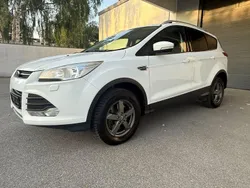 Weiß Gebraucht 2015 Ford Kuga S SUV | 8.950 € (Etwas zu teuer)