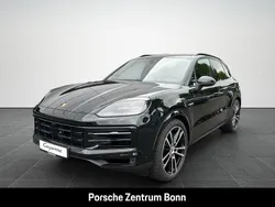 Chromitschwarzmetallic Gebraucht 2025 Porsche Cayenne SUV | 121.950 €