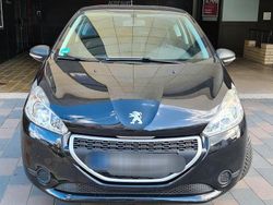 Schwarz Gebraucht 2013 Peugeot 208 Access Kleinwagen | 3.900 € (Fairer Preis)