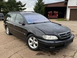 Schwarz Gebraucht 2001 Opel Omega Kombi | 1.400 € (Superpreis)