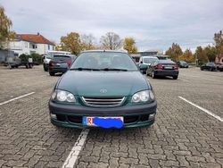 Grün Gebraucht 1999 Toyota Avensis Sol Limousine | 3.900 € (Fairer Preis)