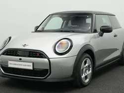 Grau Gebraucht 2024 Mini Cooper S Classic Kleinwagen | 26.850 € (Guter Preis)