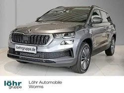 Graphitegrau metallic Neu 2025 Skoda Karoq Tour SUV | 39.850 € (Teuer)