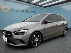 Grau Gebraucht 2024 Mercedes B200 Van / Kleinbus | 34.649 € (Teuer)