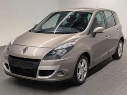 Beige Gebraucht 2010 Renault Scénic III Dynamique Van / Kleinbus | 3.480 € (Guter Preis)