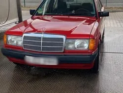 Rot Gebraucht 1991 Mercedes 190 Limousine | 5.600 €