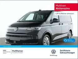 Schwarz Gebraucht 2024 VW Multivan Style Van / Kleinbus | 57.280 € (Fairer Preis)