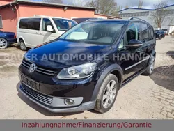 Schwarz Gebraucht 2011 VW Touran Cross Van / Kleinbus | 10.499 € (Fairer Preis)