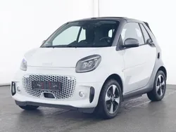 Weiß Gebraucht 2024 Smart ForTwo Electric Drive Exclusive Cabrio | 19.888 € (Etwas zu teuer)
