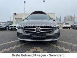 Grau Gebraucht 2019 Mercedes B200 Progressive Van / Kleinbus | 17.490 € (Fairer Preis)