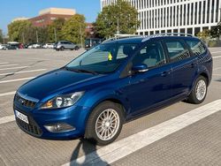 Blau Gebraucht 2010 Ford Focus Kombi | 2.499 € (Fairer Preis)