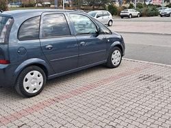 Blau Gebraucht 2010 Opel Meriva Edition Van / Kleinbus | 3.850 € (Fairer Preis)