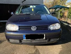 Blau Gebraucht 2003 VW Golf IV Kleinwagen | 1.600 € (Fairer Preis)