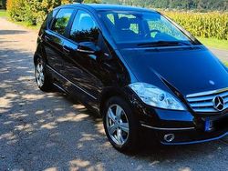 Schwarz Gebraucht 2011 Mercedes A180 Van / Kleinbus | 8.800 € (Etwas zu teuer)
