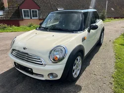 Weiß Gebraucht 2008 Mini Cooper Pepper Kleinwagen | 5.300 € (Etwas zu teuer)