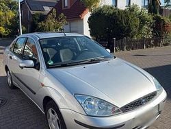 Silber Gebraucht 2003 Ford Focus Limousine | 1.590 €