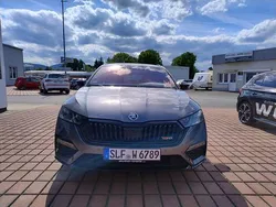 Andere farbe Gebraucht 2024 Skoda Octavia RS Kombi | 44.780 € (Etwas zu teuer)
