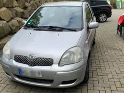 Silber Gebraucht 2005 Toyota Yaris Kleinwagen | 1.800 € (Guter Preis)