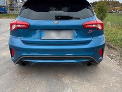 Blau Gebraucht 2020 Ford Focus ST Limousine | 23.499 € (Fairer Preis)