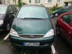 Grün Gebraucht 2004 Ford Galaxy Ghia Van / Kleinbus | 4.900 €