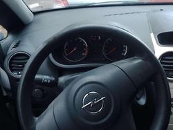 Weiß Gebraucht 2009 Opel Corsa Selection Kleinwagen | 2.650 € (Guter Preis)