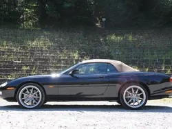Schwarz Gebraucht 2001 Jaguar XKR Cabrio | 43.999 €