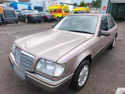 Braun Gebraucht 1994 Mercedes E220 Limousine | 16.990 €