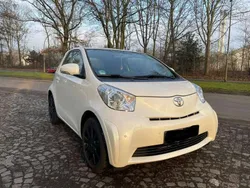 Toyota iQ