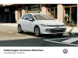 Weiß Gebraucht 2022 VW Golf VIII Style Kleinwagen | 39.890 €