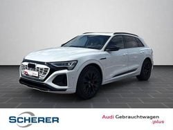 Gletscherweiß metallic (metallic) Gebraucht 2024 Audi Q8 e-tron Comfort SUV | 61.490 € (Fairer Preis)