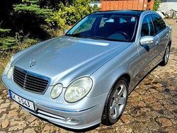 Silber Gebraucht 2003 Mercedes E500 Avantgarde Limousine | 5.555 € (Fairer Preis)