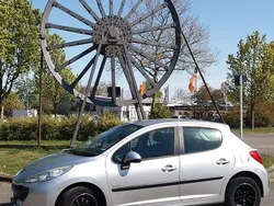Silber Gebraucht 2009 Peugeot 207 Urban Move Limousine | 5.150 €
