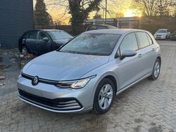 Silber Gebraucht 2022 VW Golf VIII Life Limousine | 14.990 € (Guter Preis)
