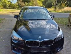 Schwarz Gebraucht 2016 BMW 218 Active Tourer Sport Line Van / Kleinbus | 8.350 € (Guter Preis)