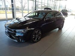 Schwarz Gebraucht 2023 Mercedes CLA180 Shooting Brake Kombi | 29.890 € (Etwas zu teuer)