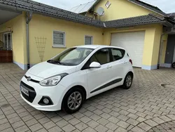 Weiß Gebraucht 2016 Hyundai i10 Trend Kleinwagen | 6.599 € (Fairer Preis)