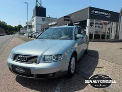 Blau Gebraucht 2002 Audi A4 Kombi | 2.499 € (Teuer)